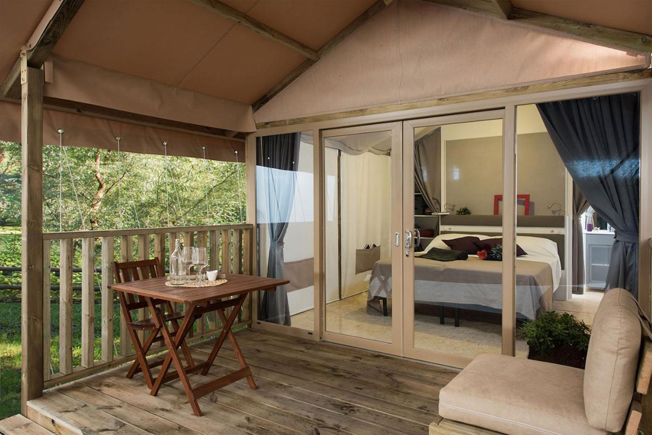 Camping Lacona Pineta กาโปลิเวรี ภายนอก รูปภาพ