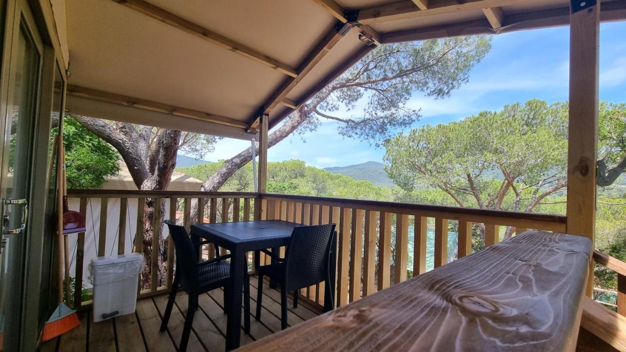 Camping Lacona Pineta กาโปลิเวรี ภายนอก รูปภาพ