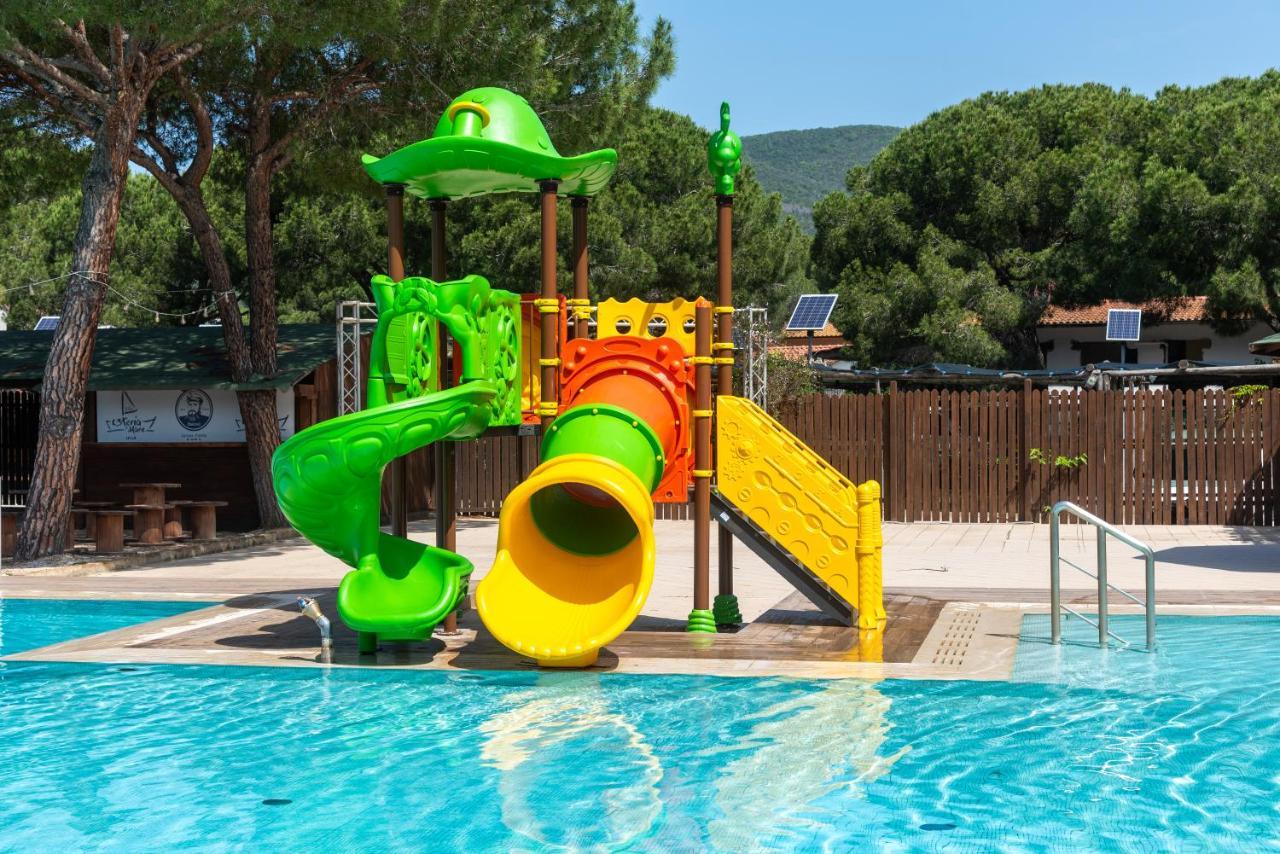 Camping Lacona Pineta กาโปลิเวรี ภายนอก รูปภาพ